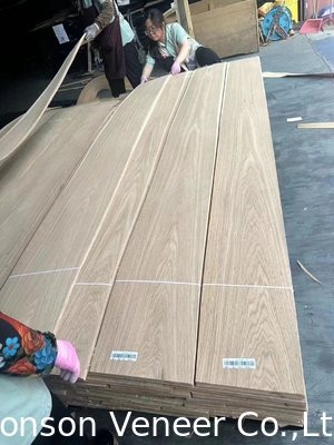 0.4mm پانل سفید بلوط چوب فنیر درجه AAA خوب در سهام تاج برش
